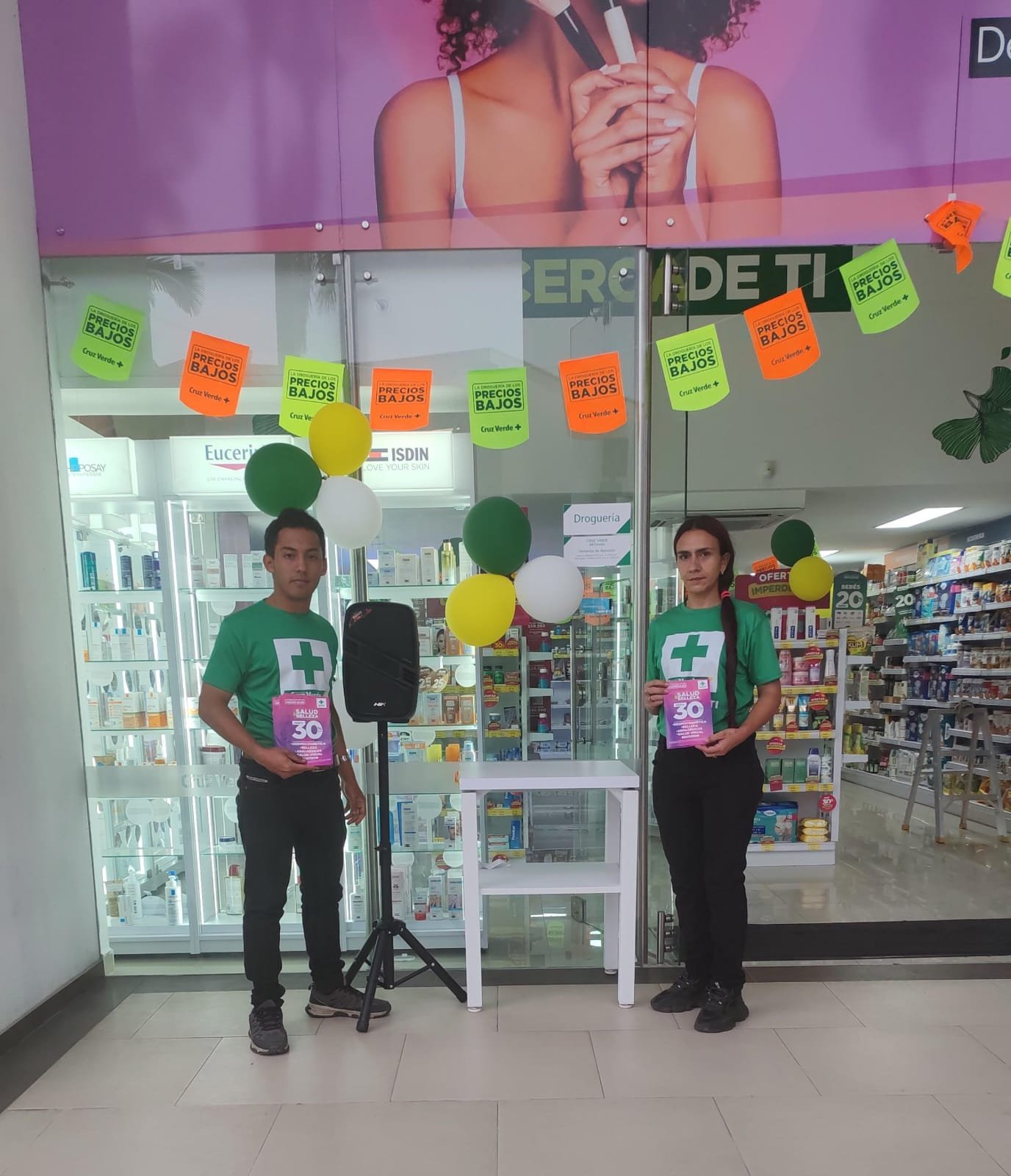 Smile, Retail, Customer, Advertising, Logo, Shelf, Pants, Top — Campañas Pereira Manizales Armenia | Focus Modelos ABTL Agencia BTL Eje Cafetero