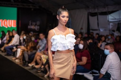 Clothing, Fashion show, Thigh, Fashion, Leg, Beauty, Top, Miniskirt, Skirt, Person — Campañas Pereira Manizales Armenia | Focus Modelos ABTL Agencia BTL Eje Cafetero