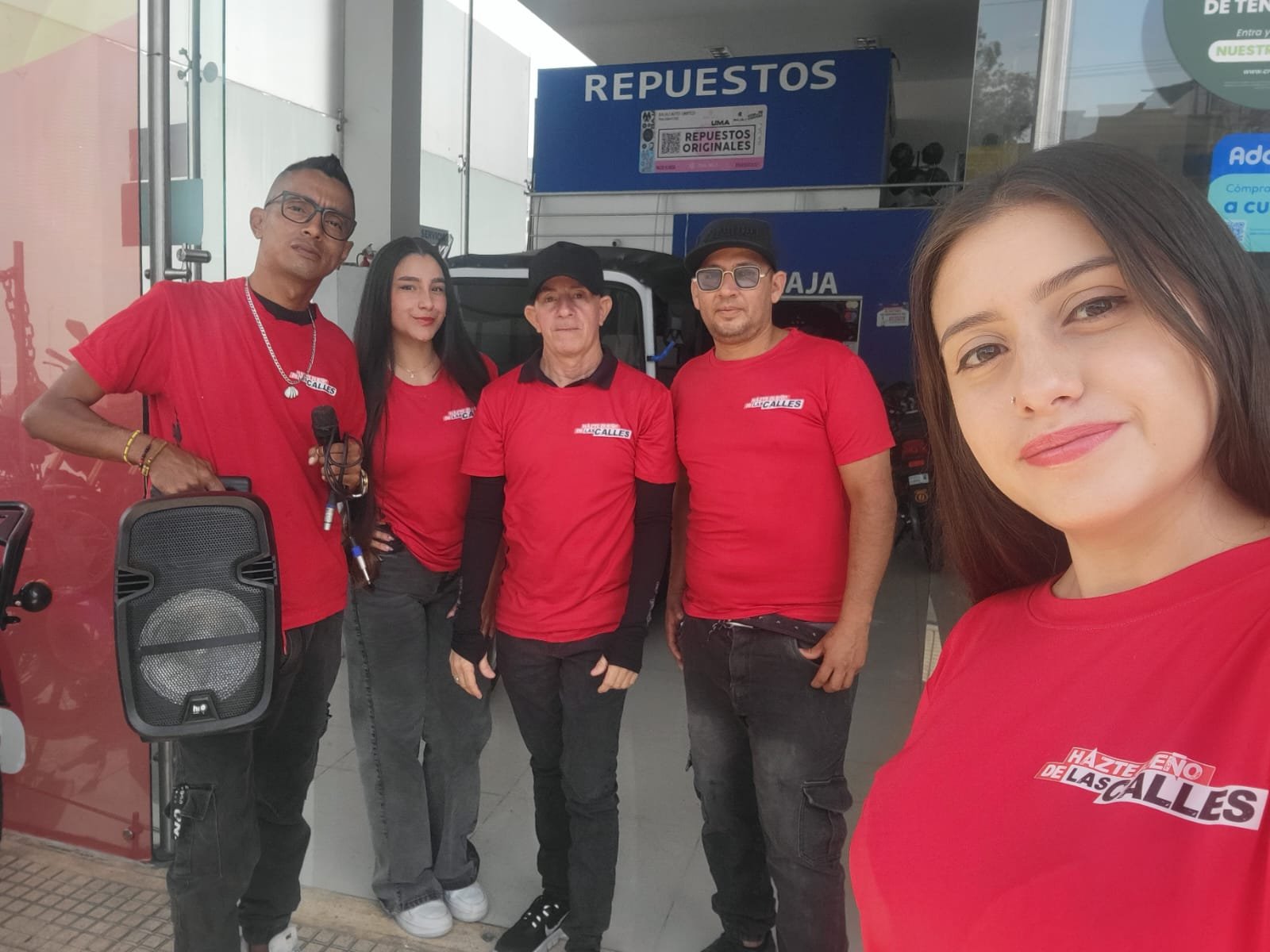 Smile, Trousers, Jeans, Denim, Waist, Abdomen, Top, Person — Campañas Pereira Manizales Armenia | Focus Modelos ABTL Agencia BTL Eje Cafetero