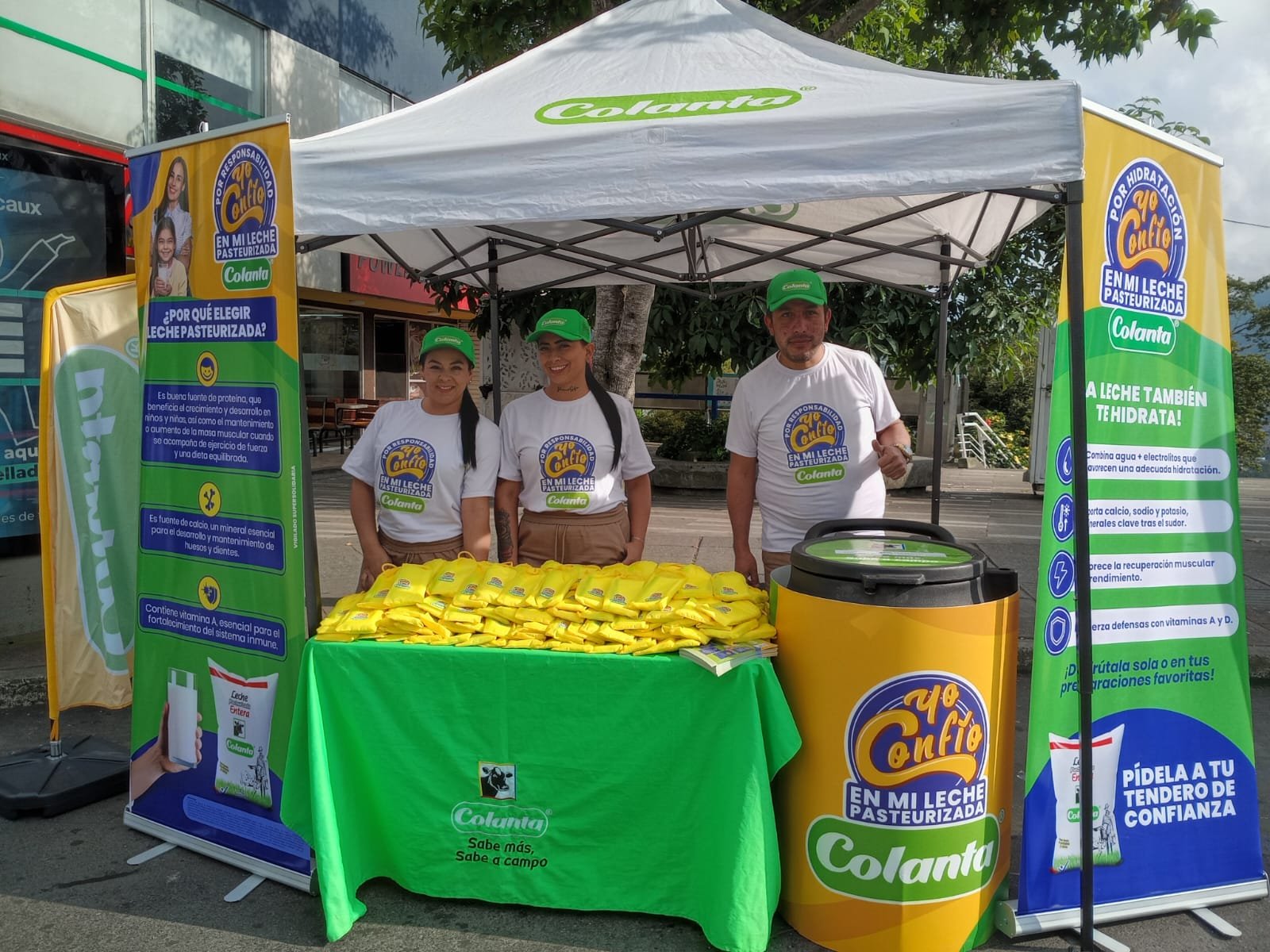 Advertising, Logo, Jeans, Plastic, Banner, Customer, Person, Top — Campañas Pereira Manizales Armenia | Focus Modelos ABTL Agencia BTL Eje Cafetero