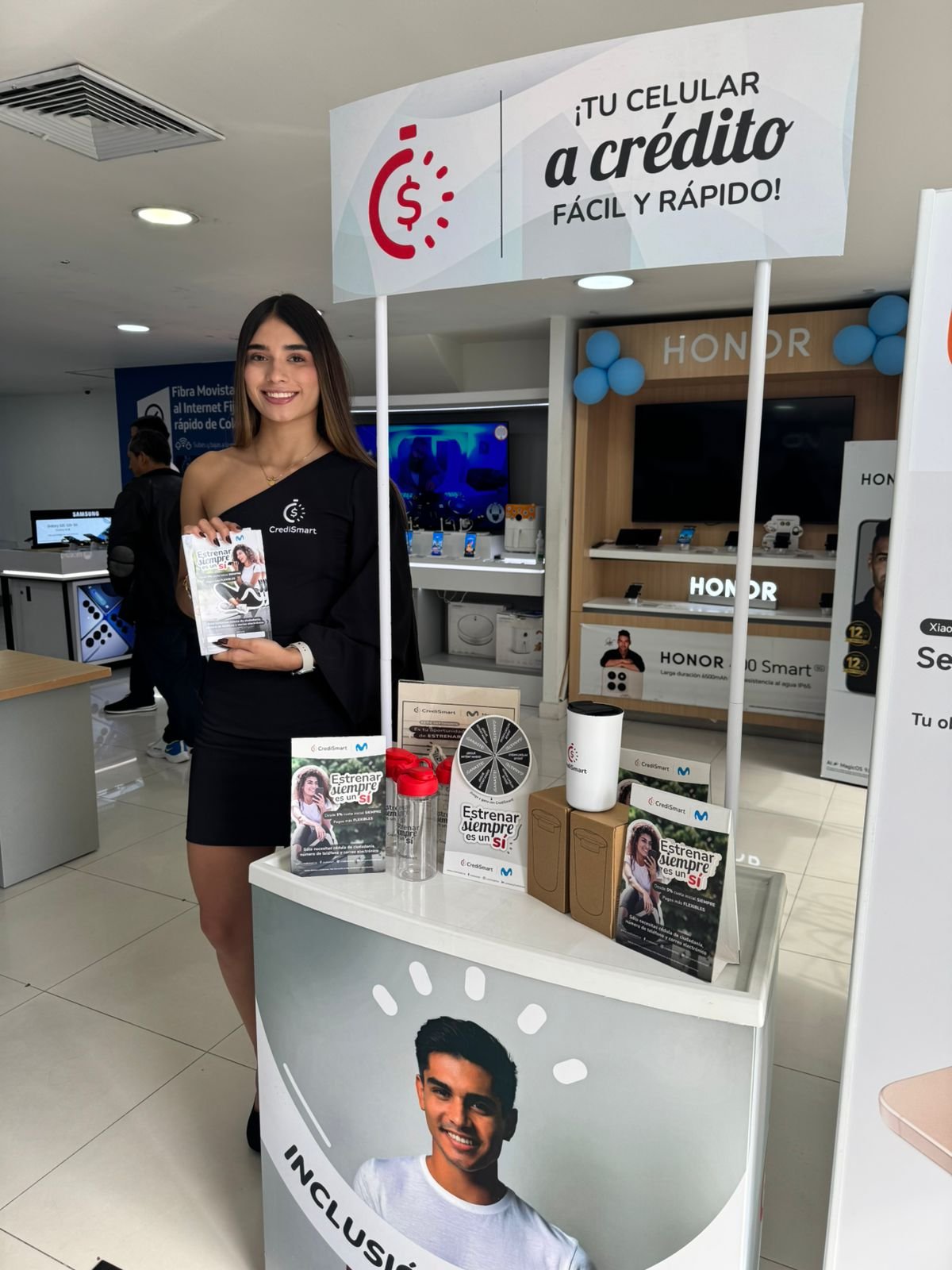 Smile, Advertising, Logo, Customer, Retail, Gadget, Person — Campañas Pereira Manizales Armenia | Focus Modelos ABTL Agencia BTL Eje Cafetero