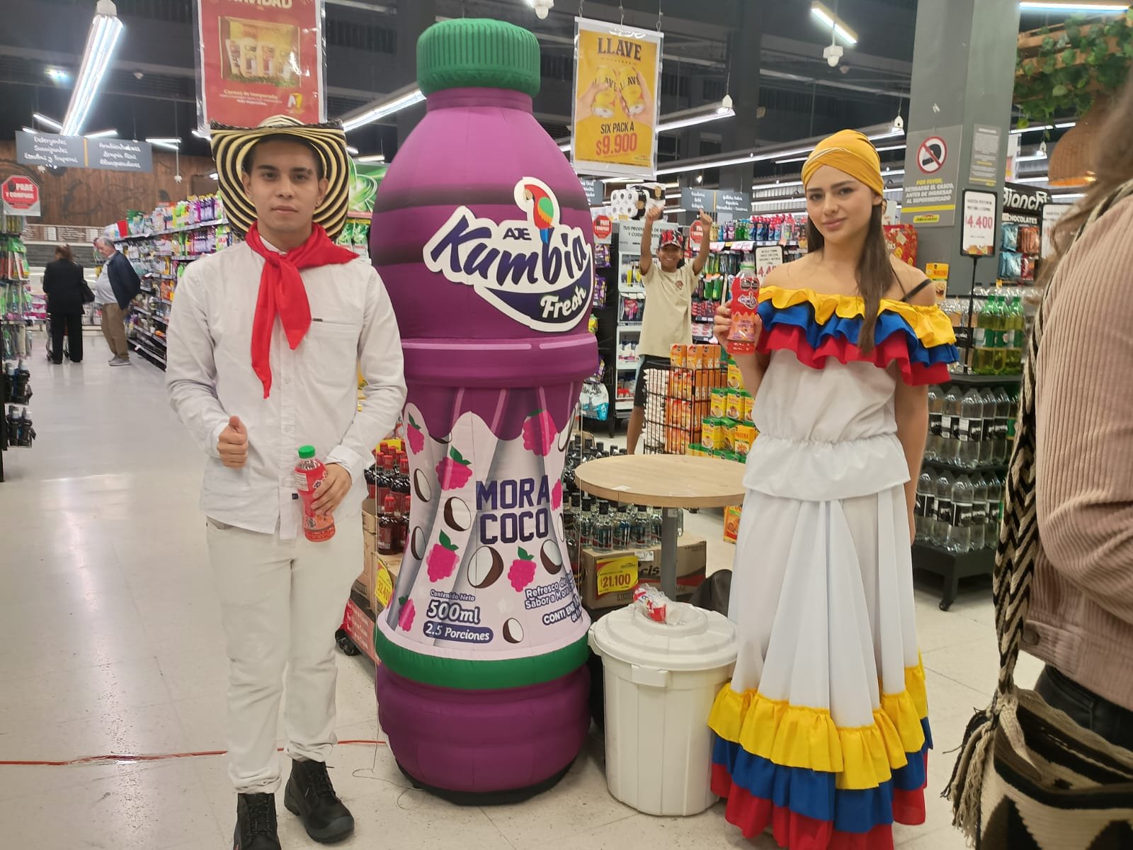 Logo, Costume, Plastic, Pants, Top, Person — Campañas Pereira Manizales Armenia | Focus Modelos ABTL Agencia BTL Eje Cafetero