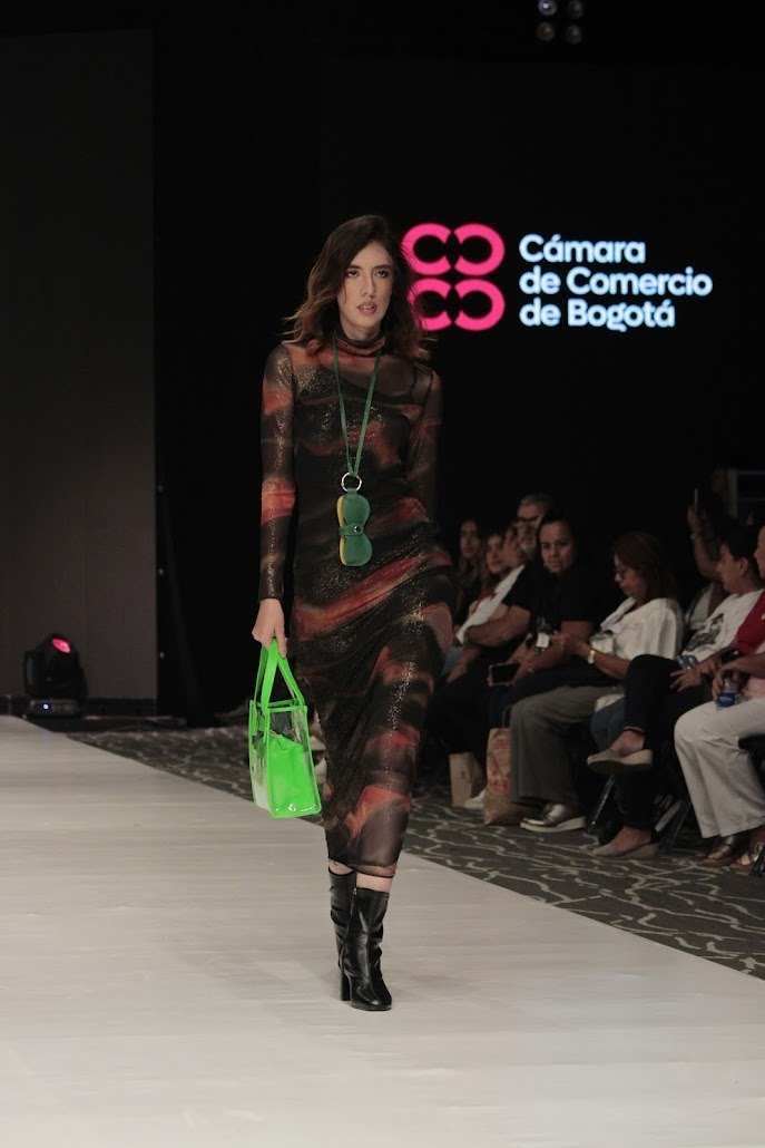 Fashion show, Fashion Model, Runway, Fashion, Textile, Model, Person, Boot, Handbag — Pasarelas y castings Pereira Manizales Armenia | Focus Modelos ABTL Agencia BTL Eje Cafetero