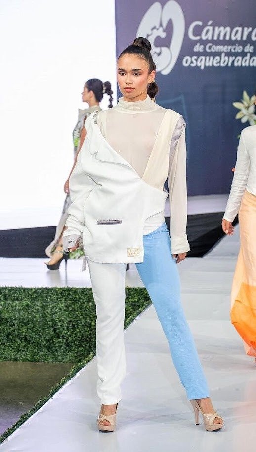 Sleeve, Fashion, Event, Fashion Model, Fashion show, Waist, Person, Pants — Pasarelas y castings Pereira Manizales Armenia | Focus Modelos ABTL Agencia BTL Eje Cafetero