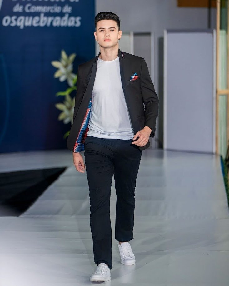 Blue, Sleeve, Collar, Formal wear, Fashion, Trousers, Pants, Top, Person, Outerwear — Pasarelas y castings Pereira Manizales Armenia | Focus Modelos ABTL Agencia BTL Eje Cafetero