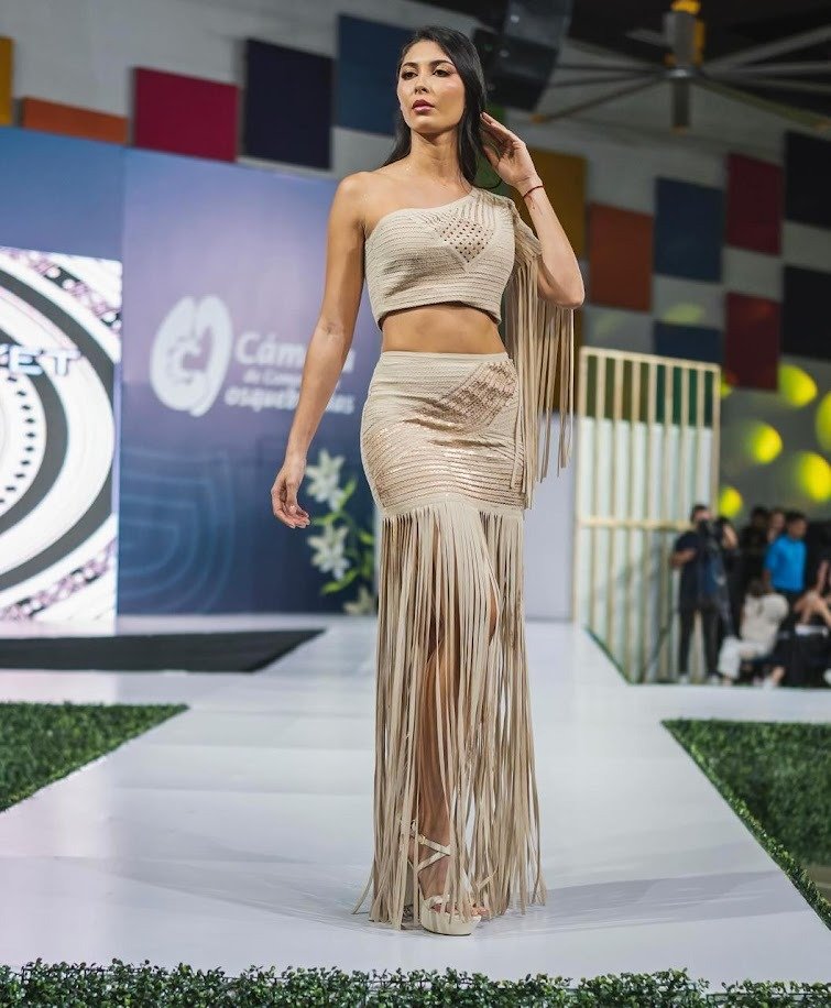 Fashion, Fashion Model, Fashion show, Event, Model, Thigh, Person, Skirt, Top — Pasarelas y castings Pereira Manizales Armenia | Focus Modelos ABTL Agencia BTL Eje Cafetero
