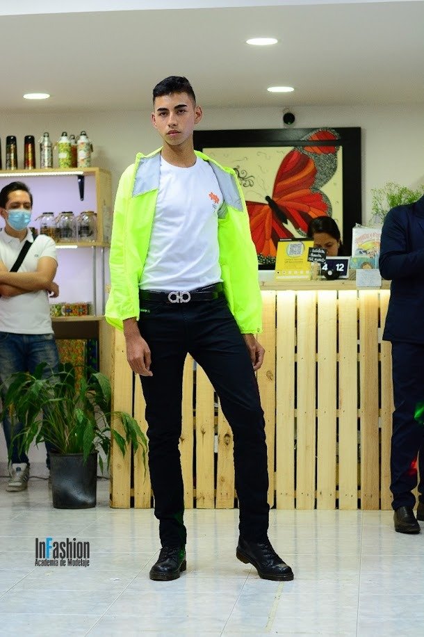 Sleeve, Waist, Torso, Person, Pants, Top — Pasarelas y castings Pereira Manizales Armenia | Focus Modelos ABTL Agencia BTL Eje Cafetero