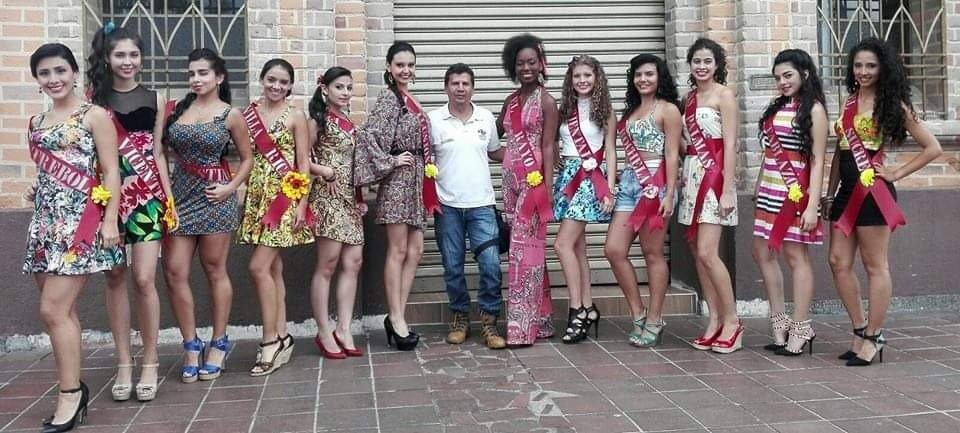 Shoe, Dress, Event, Smile, Thigh, Fun, Person — Pasarelas y castings Pereira Manizales Armenia | Focus Modelos ABTL Agencia BTL Eje Cafetero