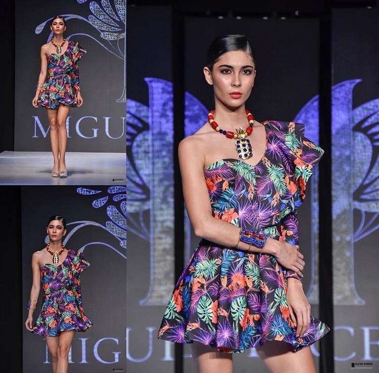 Fashion show, Day Dress, Fashion Model, Fashion, Dress, One-piece garment, Necklace — Pasarelas y castings Pereira Manizales Armenia | Focus Modelos ABTL Agencia BTL Eje Cafetero