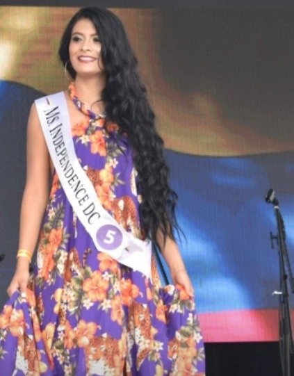 Long hair, Makeover, Happiness, Costume, Tradition, Dress, Person, Necklace — Pasarelas y castings Pereira Manizales Armenia | Focus Modelos ABTL Agencia BTL Eje Cafetero
