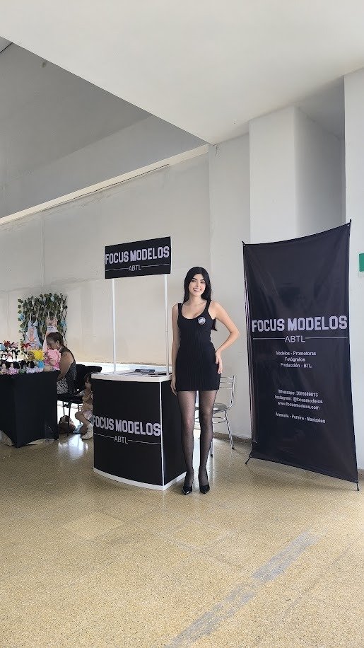 Flooring, Floor, Advertising, Fashion design, Design, Banner, Person, Dress, Clothing — Campañas Pereira Manizales Armenia | Focus Modelos ABTL Agencia BTL Eje Cafetero