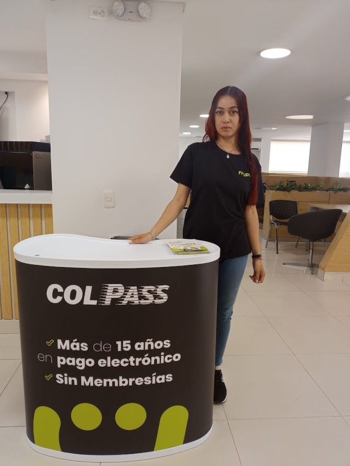 Advertising, Logo, Top, Person, Pants — Campañas Pereira Manizales Armenia | Focus Modelos ABTL Agencia BTL Eje Cafetero
