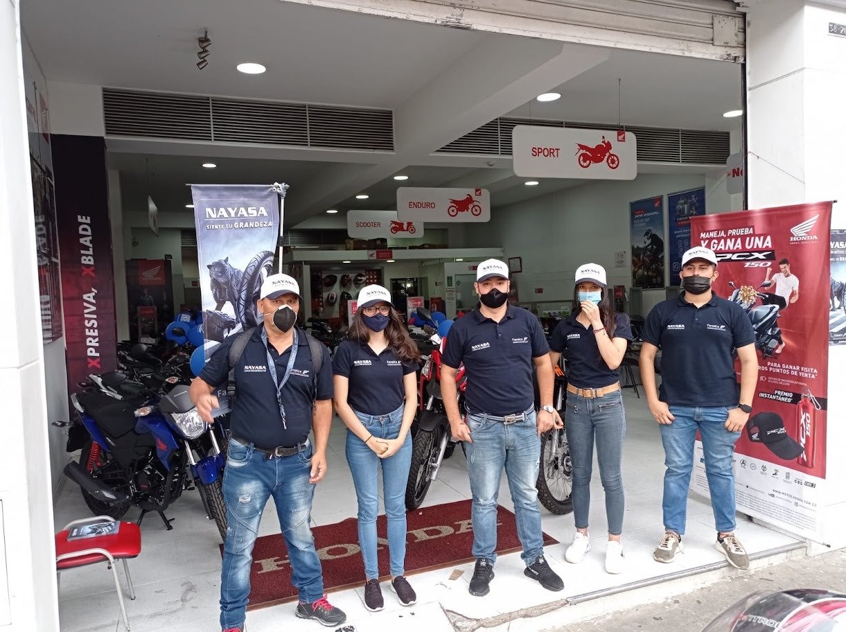 Motorcycle, Logo, Advertising, Person, Jeans — Campañas Pereira Manizales Armenia | Focus Modelos ABTL Agencia BTL Eje Cafetero